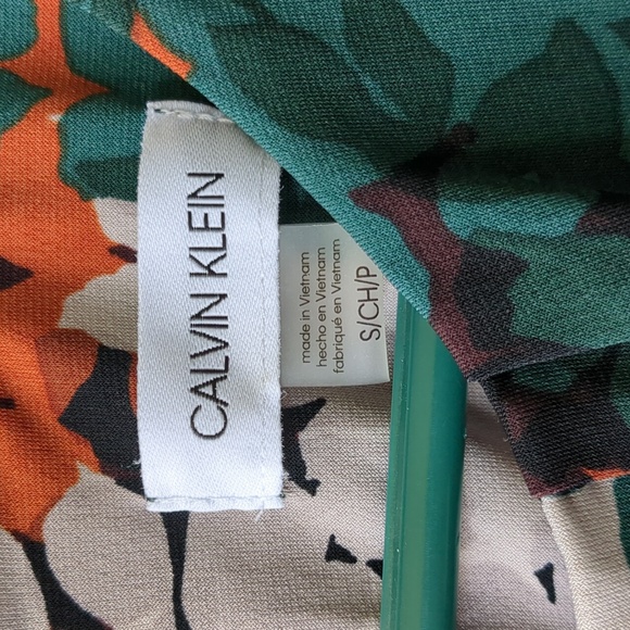 Calvin Klein Shell Size Small - Picture 3 of 6